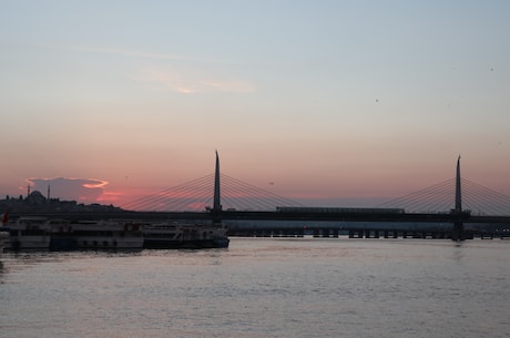 土耳其海峡(多条船在土耳其海峡遇险)