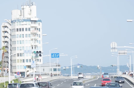 海口假日海滩(海口假日海滩-珍贵的沙滩度假胜地)